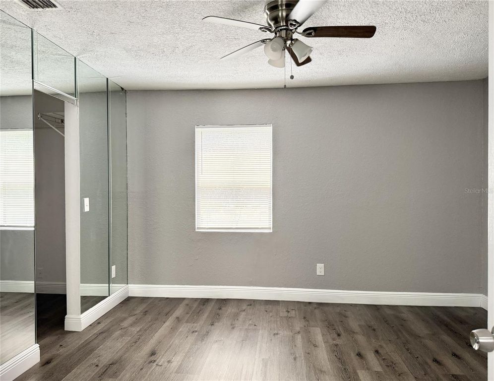 Image 15 of property listing at 5229 TENNIS COURT CIRCLE, Tampa, FL 33617