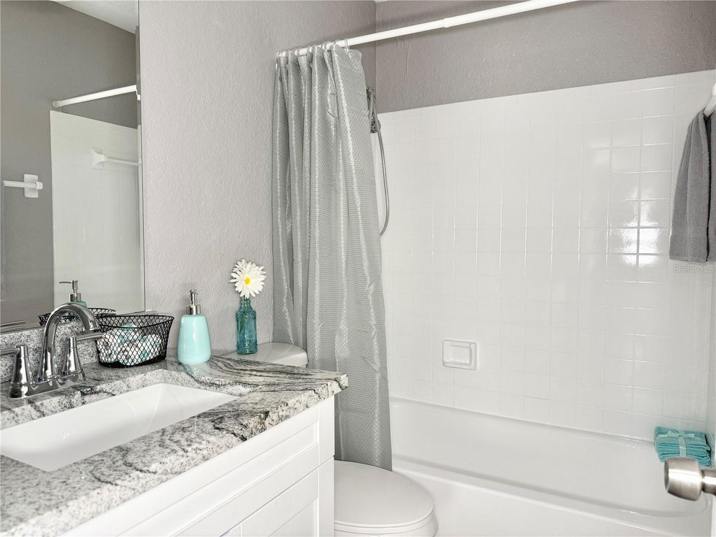 Image 17 of property listing at 5229 TENNIS COURT CIRCLE, Tampa, FL 33617