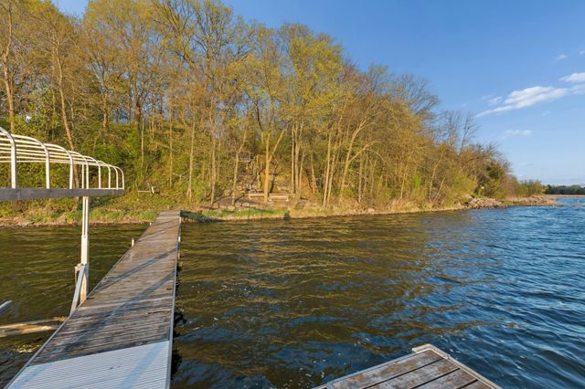 5125 Fern Drive, Loretto, MN 55357