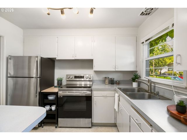 1805 Ne 70TH Ave, Portland, OR 97213