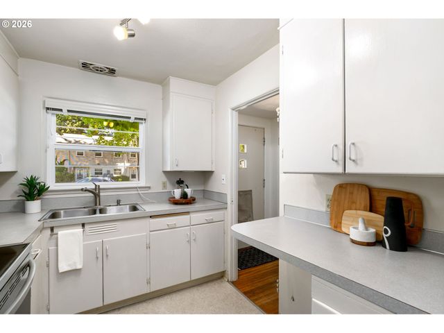 1805 Ne 70TH Ave, Portland, OR 97213