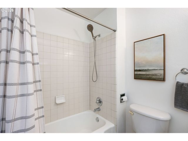 1805 Ne 70TH Ave, Portland, OR 97213