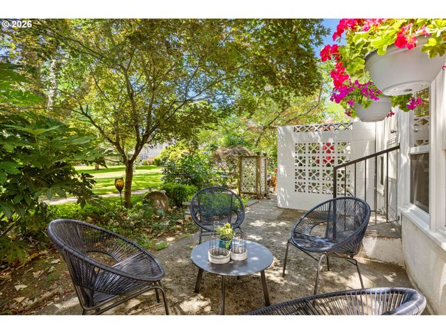1805 Ne 70TH Ave, Portland, OR 97213