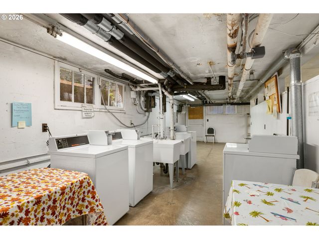1805 Ne 70TH Ave, Portland, OR 97213