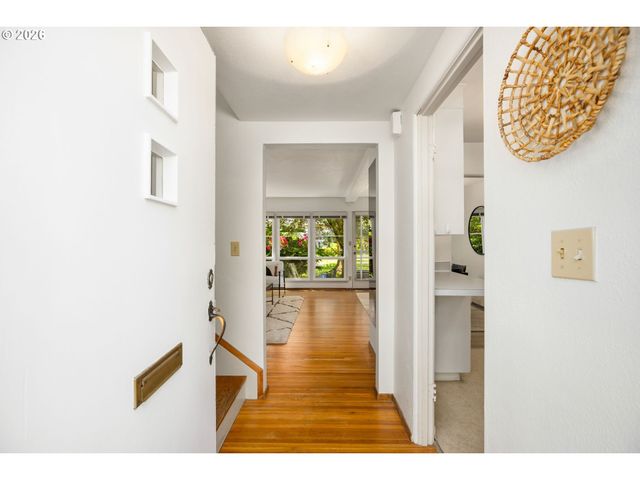 1805 Ne 70TH Ave, Portland, OR 97213