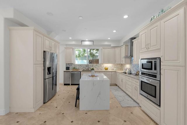 727 Lakehaven Drive, Sunnyvale, CA 94089