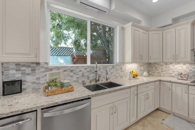 727 Lakehaven Drive, Sunnyvale, CA 94089