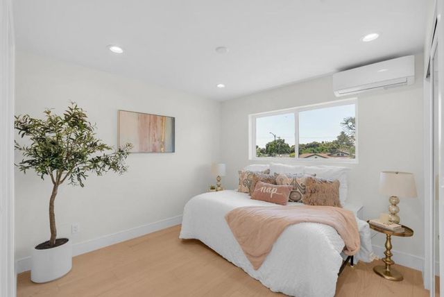 727 Lakehaven Drive, Sunnyvale, CA 94089