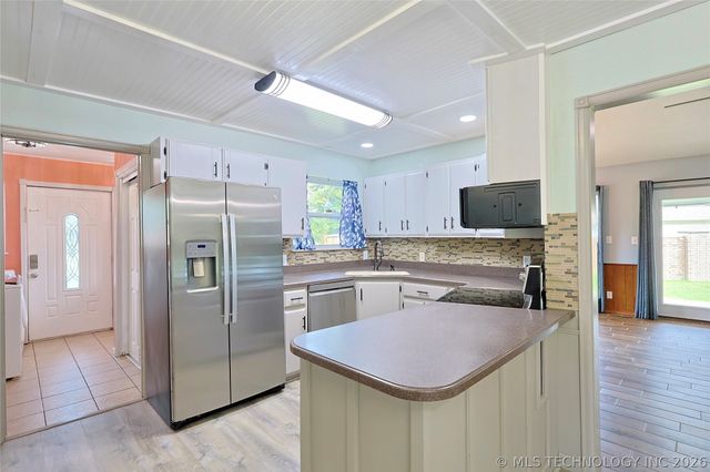157 N Spinnaker Run, Stigler, OK 74462