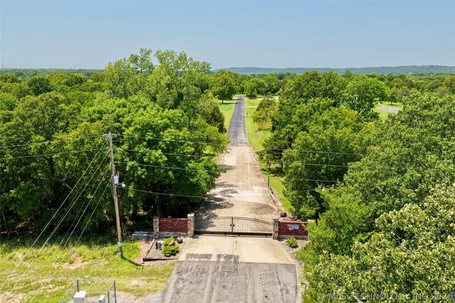 157 N Spinnaker Run, Stigler, OK 74462
