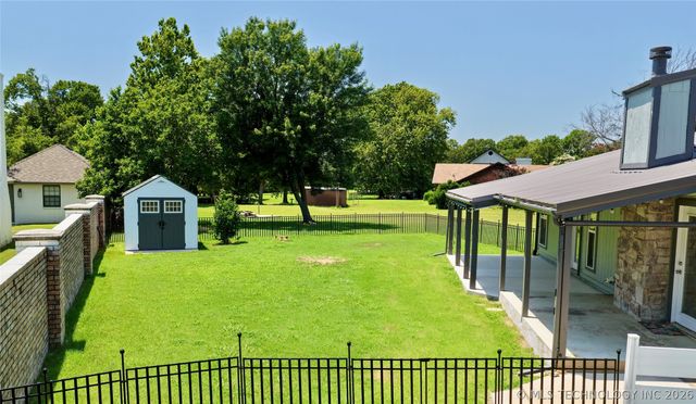 157 N Spinnaker Run, Stigler, OK 74462