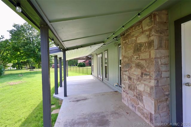 157 N Spinnaker Run, Stigler, OK 74462