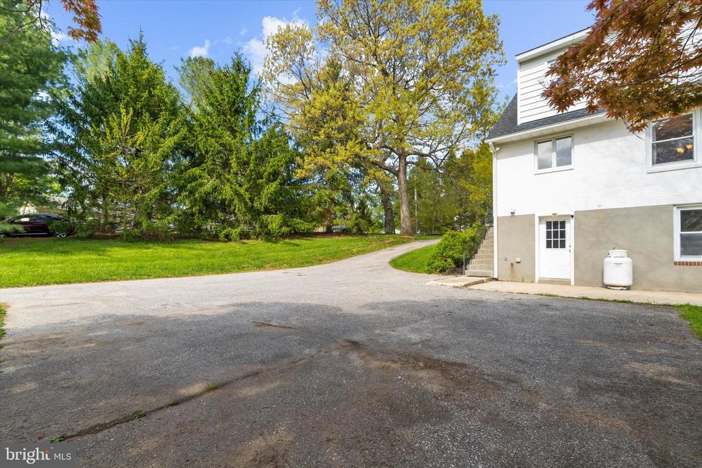 Image 30 of property listing at 14620 MANOR RD, Phoenix, MD 21131