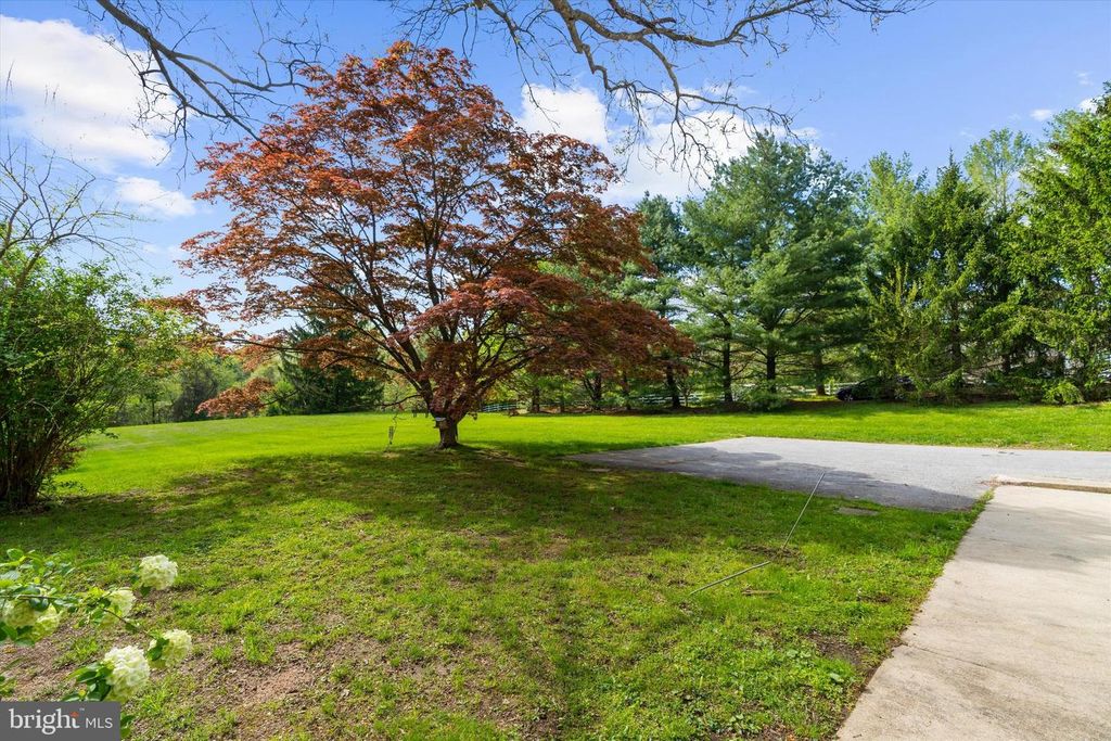 Image 31 of property listing at 14620 MANOR RD, Phoenix, MD 21131