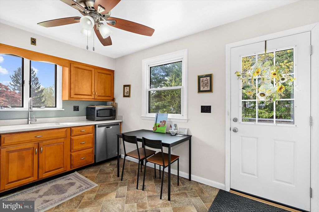 Image 8 of property listing at 14620 MANOR RD, Phoenix, MD 21131