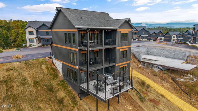 331 Rambling Creek Way, Sevierville, TN 37862