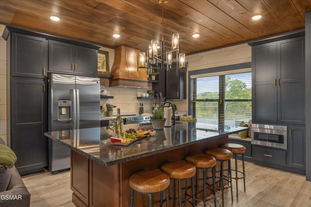 331 Rambling Creek Way, Sevierville, TN 37862