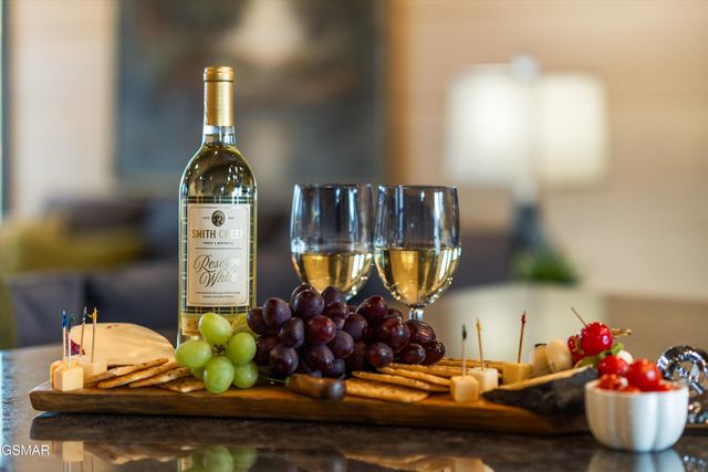 331 Rambling Creek Way, Sevierville, TN 37862