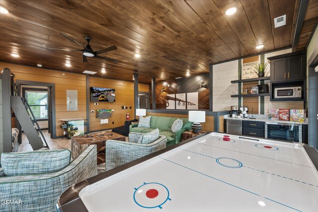 331 Rambling Creek Way, Sevierville, TN 37862