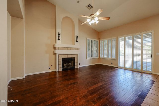 5930 W LOUISE Drive, Glendale, AZ 85310