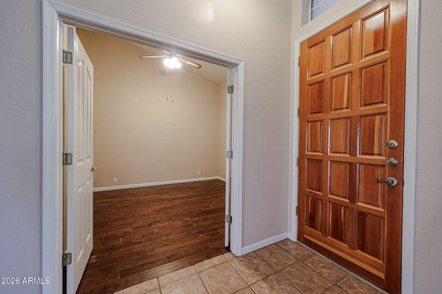 5930 W LOUISE Drive, Glendale, AZ 85310