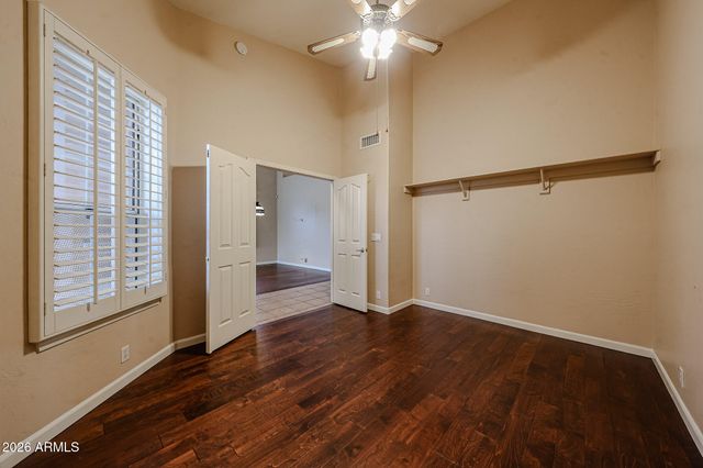 5930 W LOUISE Drive, Glendale, AZ 85310