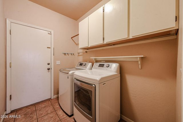 5930 W LOUISE Drive, Glendale, AZ 85310