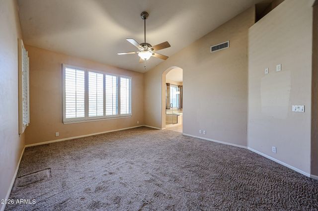 5930 W LOUISE Drive, Glendale, AZ 85310