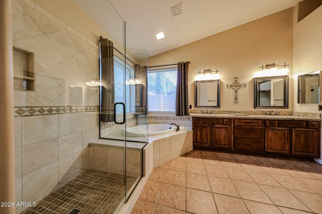 5930 W LOUISE Drive, Glendale, AZ 85310