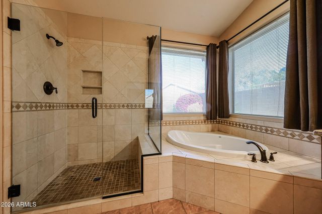 5930 W LOUISE Drive, Glendale, AZ 85310