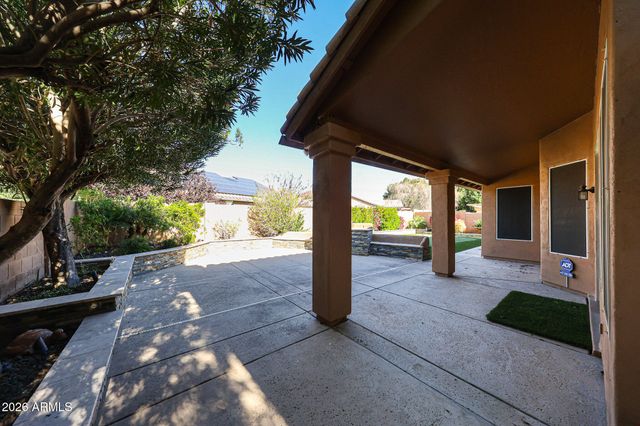 5930 W LOUISE Drive, Glendale, AZ 85310