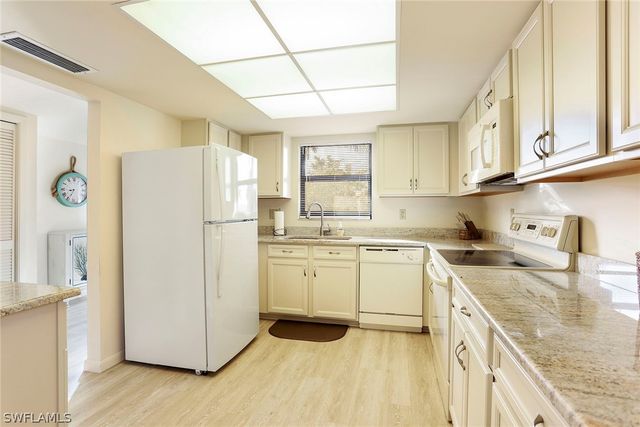 95 Saint Andrews BLVD B-209, Naples, FL 34113