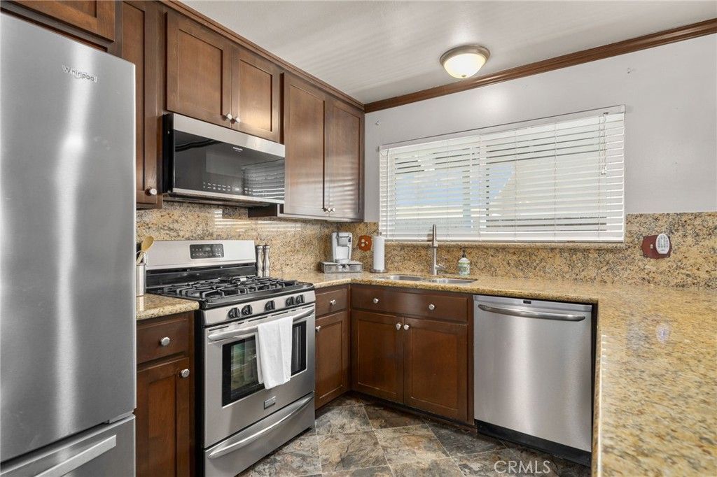 Image 13 of property listing at 3194 Belvedere Avenue, Highland, CA 92346