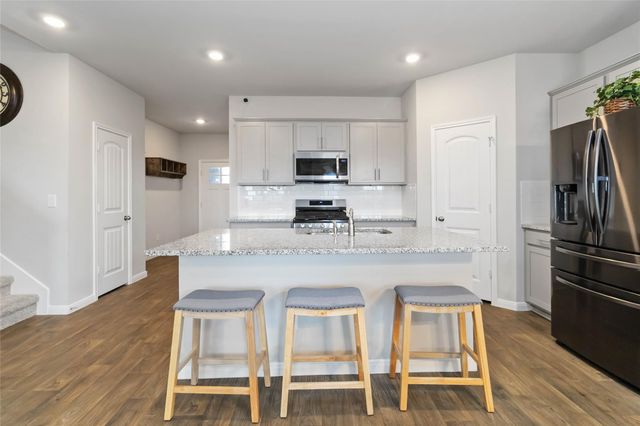 118 Ballyneal LN, San Marcos, TX 78666