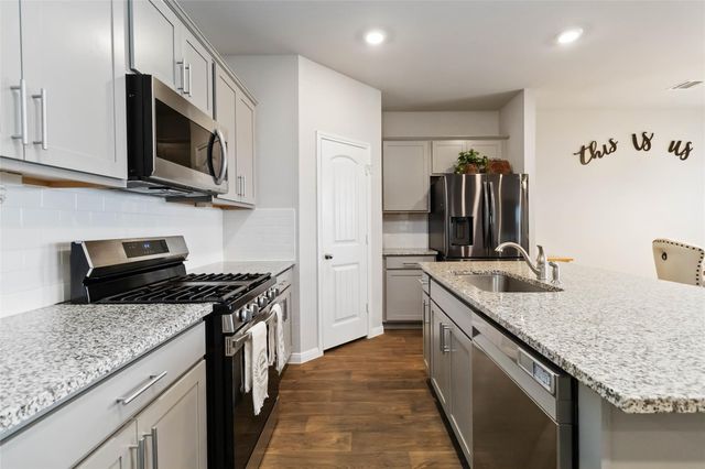 118 Ballyneal LN, San Marcos, TX 78666