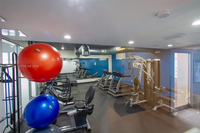 401 Golden Isles Dr 702, Hallandale Beach, FL 33009