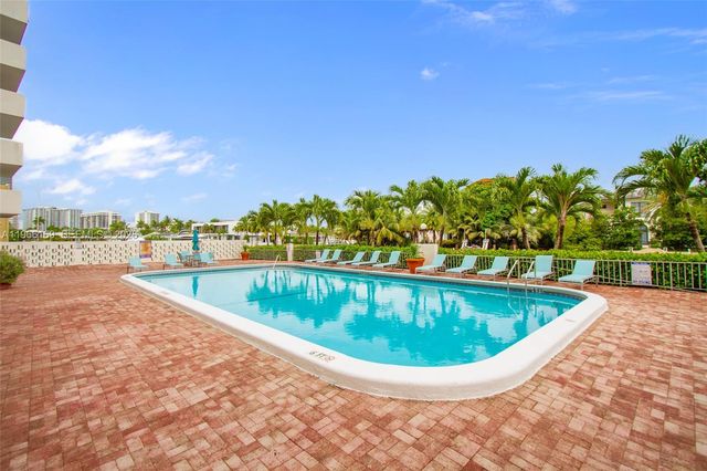 401 Golden Isles Dr 702, Hallandale Beach, FL 33009