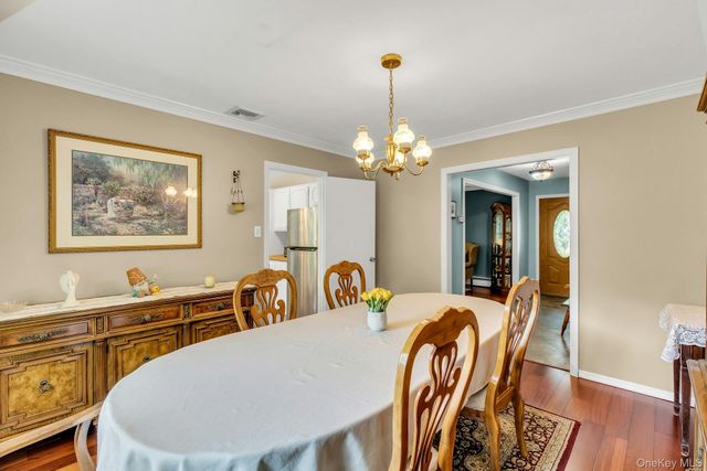 23 Bently Lane, Stony Brook, NY 11790