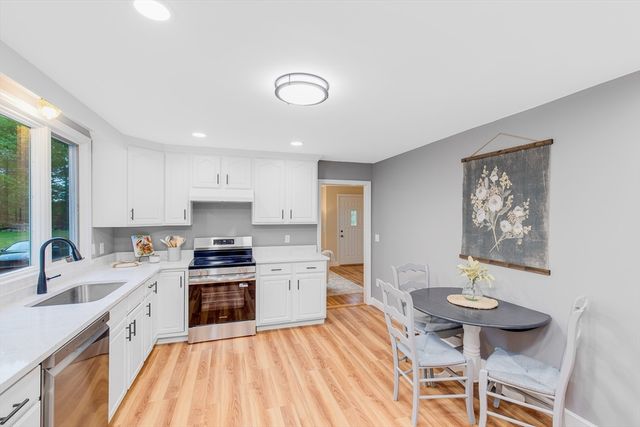 167 Center St, Groveland, MA 01834
