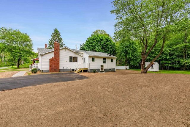 167 Center St, Groveland, MA 01834