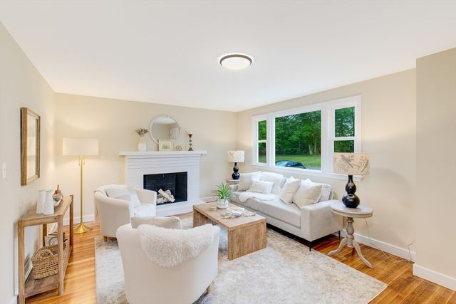 167 Center St, Groveland, MA 01834