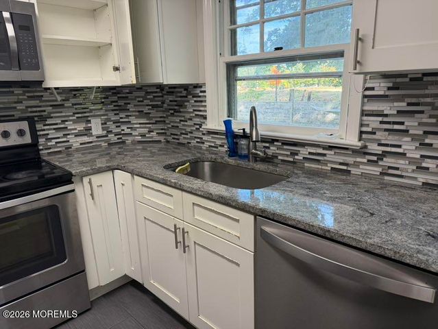 32 Baker Drive, West Long Branch, NJ 07764