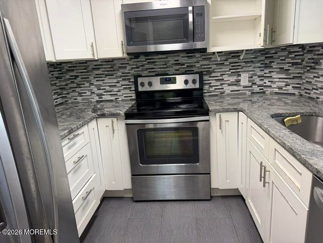 32 Baker Drive, West Long Branch, NJ 07764