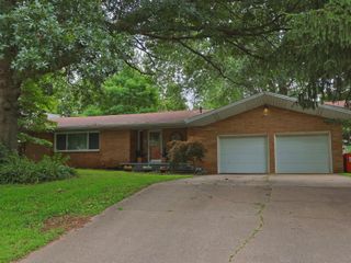 848 South Kickapoo Avenue, Springfield, MO 65804