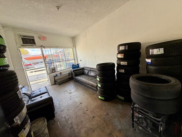4190 E 4th Avenue, Hialeah, FL 33013