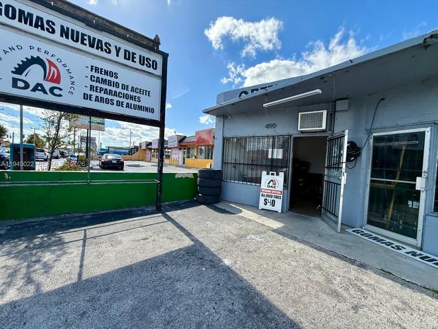 4190 E 4th Avenue, Hialeah, FL 33013