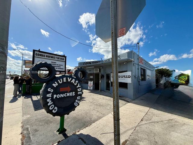 4190 E 4th Avenue, Hialeah, FL 33013