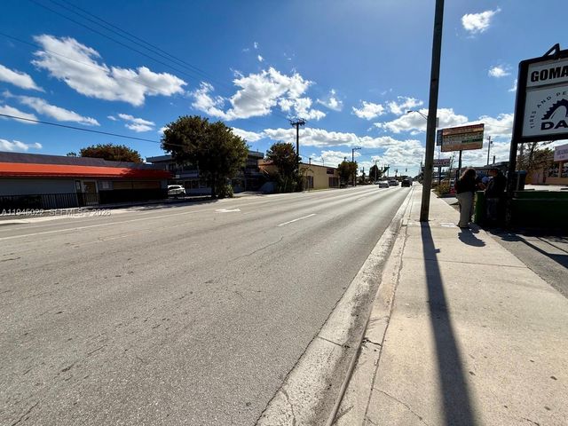 4190 E 4th Avenue, Hialeah, FL 33013