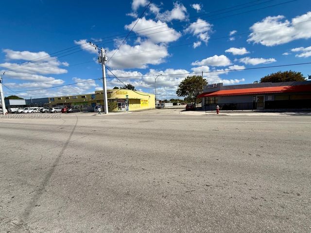 4190 E 4th Avenue, Hialeah, FL 33013