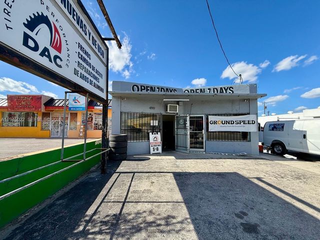 4190 E 4th Avenue, Hialeah, FL 33013